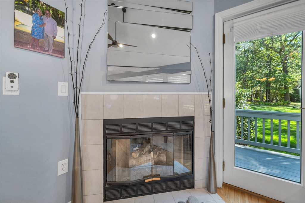 84 Hawthorne Village Road, Unit 84 Nashua, NH 03062 - Photo 5 of 42 Gallery Image 5