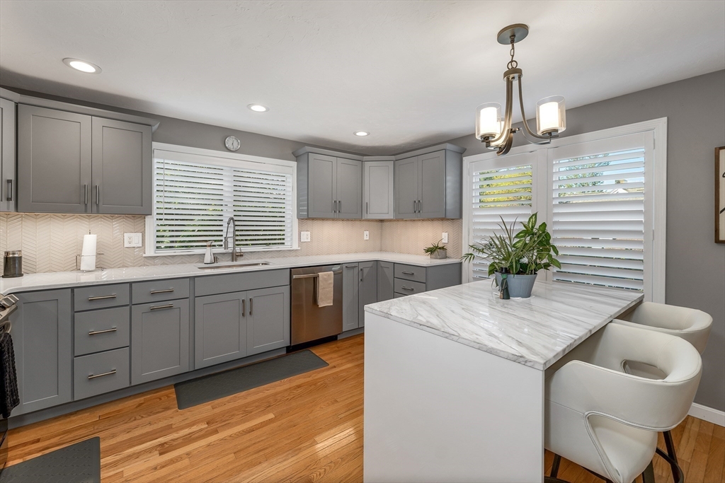 84 Hawthorne Village Road, Unit 84 Nashua, NH 03062 - Photo 8 of 42 Gallery Image 8