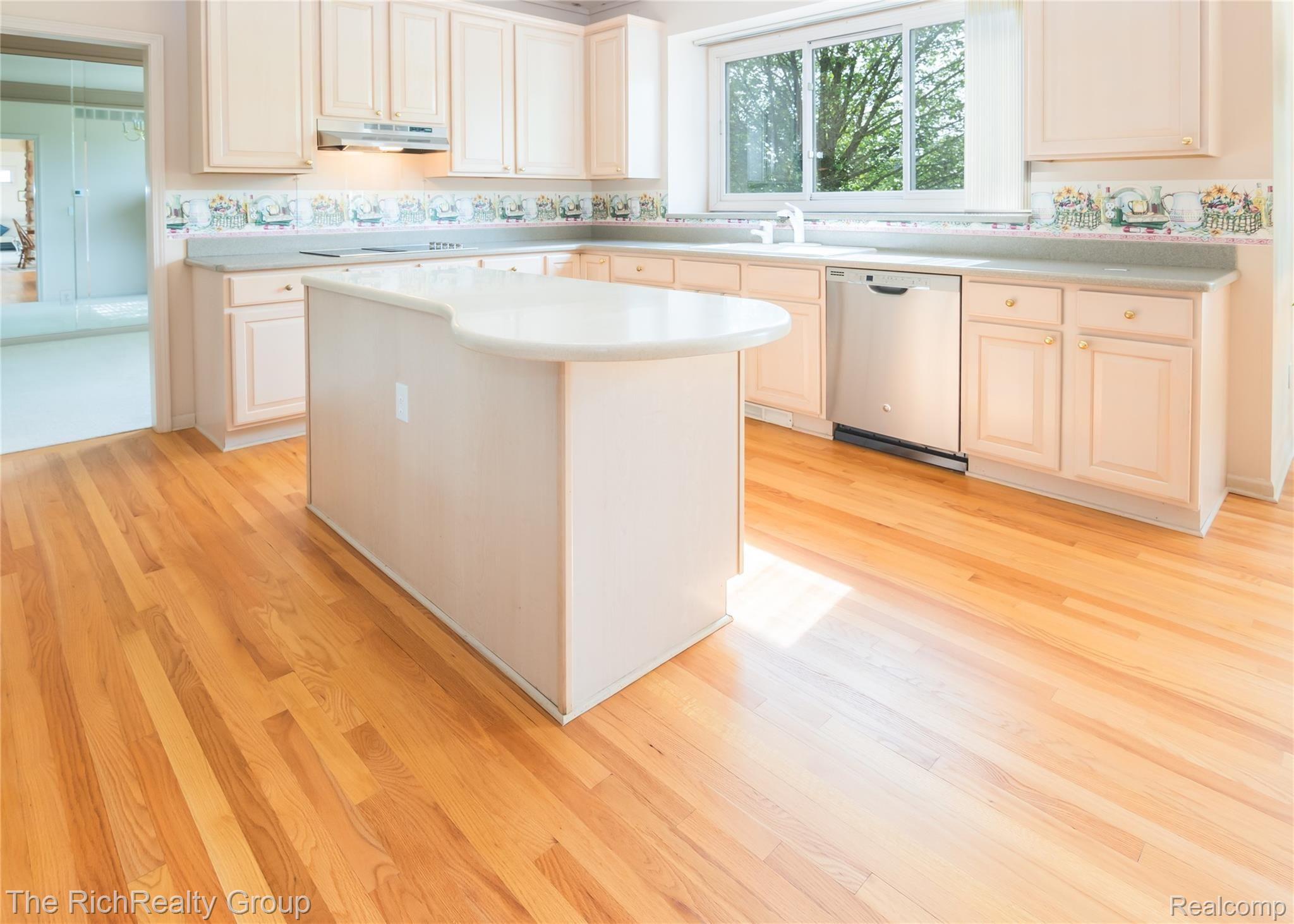 7053 Poppleton Road Canton, MI 48187 - Photo 17 of 63 7053 Poppleton Rd21.jpg