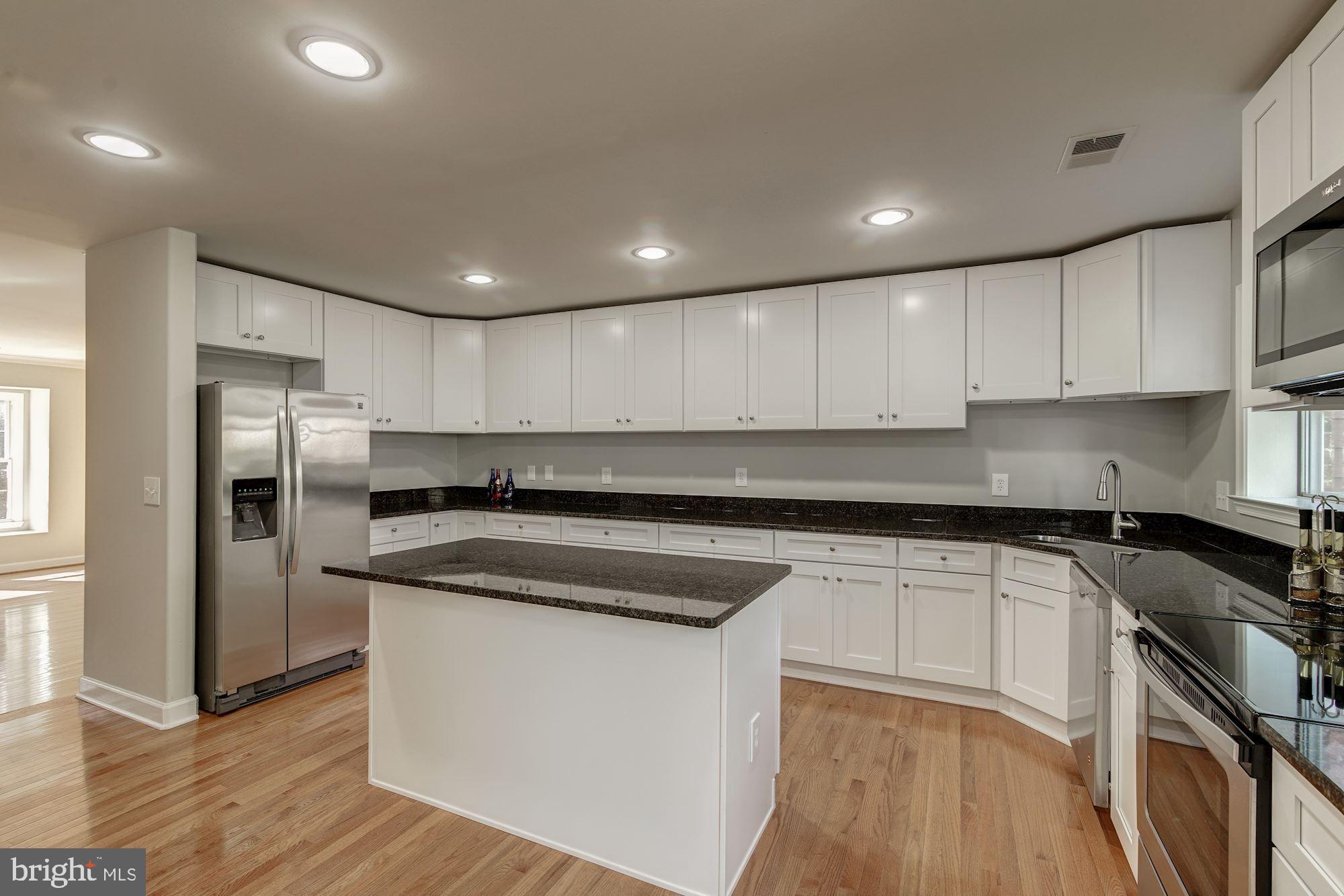 3968 Valley Ridge Drive Fairfax, VA 22033 - Photo 13 of 41 Kitchen 4