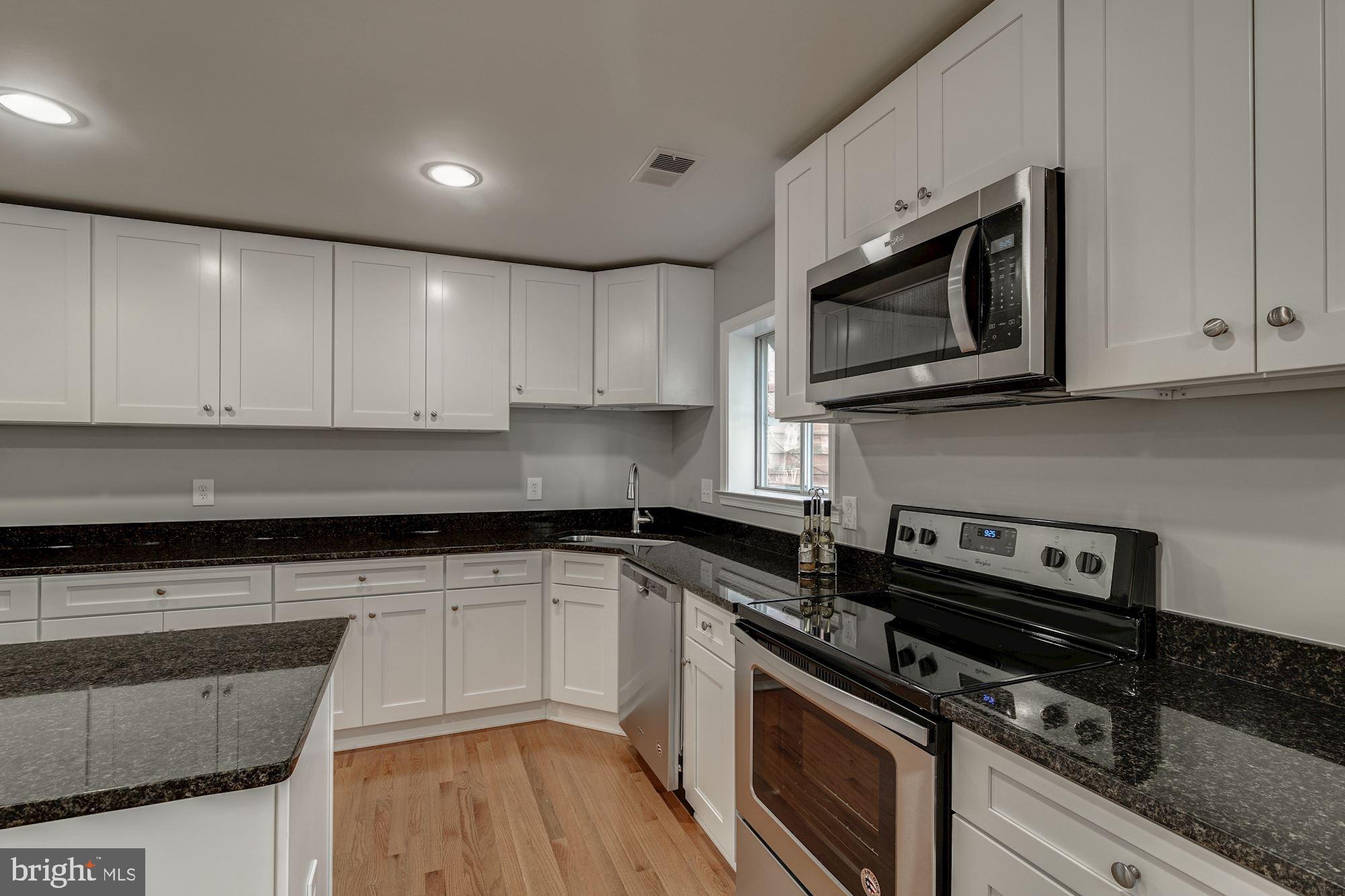3968 Valley Ridge Drive Fairfax, VA 22033 - Photo 16 of 41 Kitchen 7