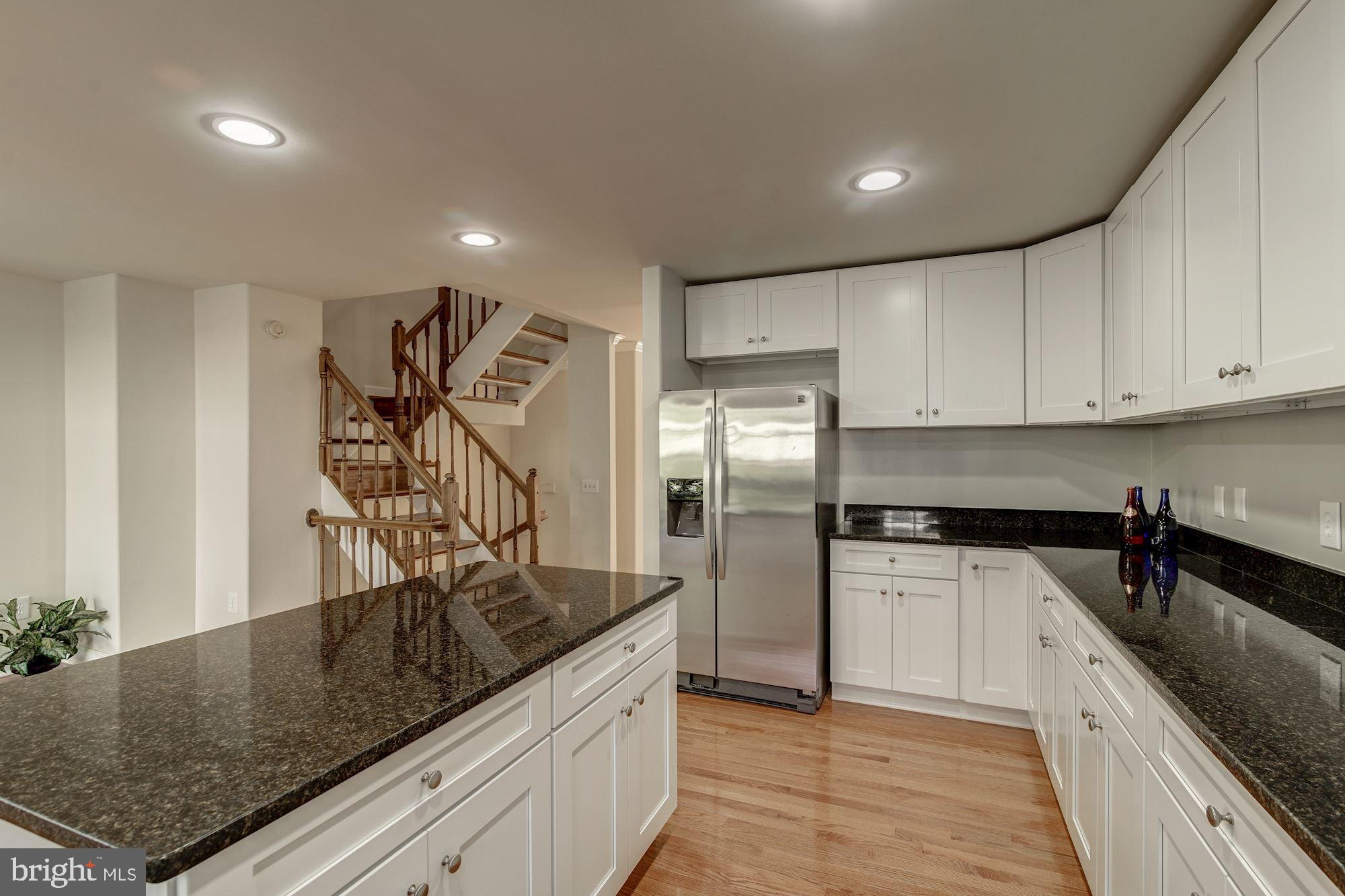 3968 Valley Ridge Drive Fairfax, VA 22033 - Photo 17 of 41 Kitchen 8
