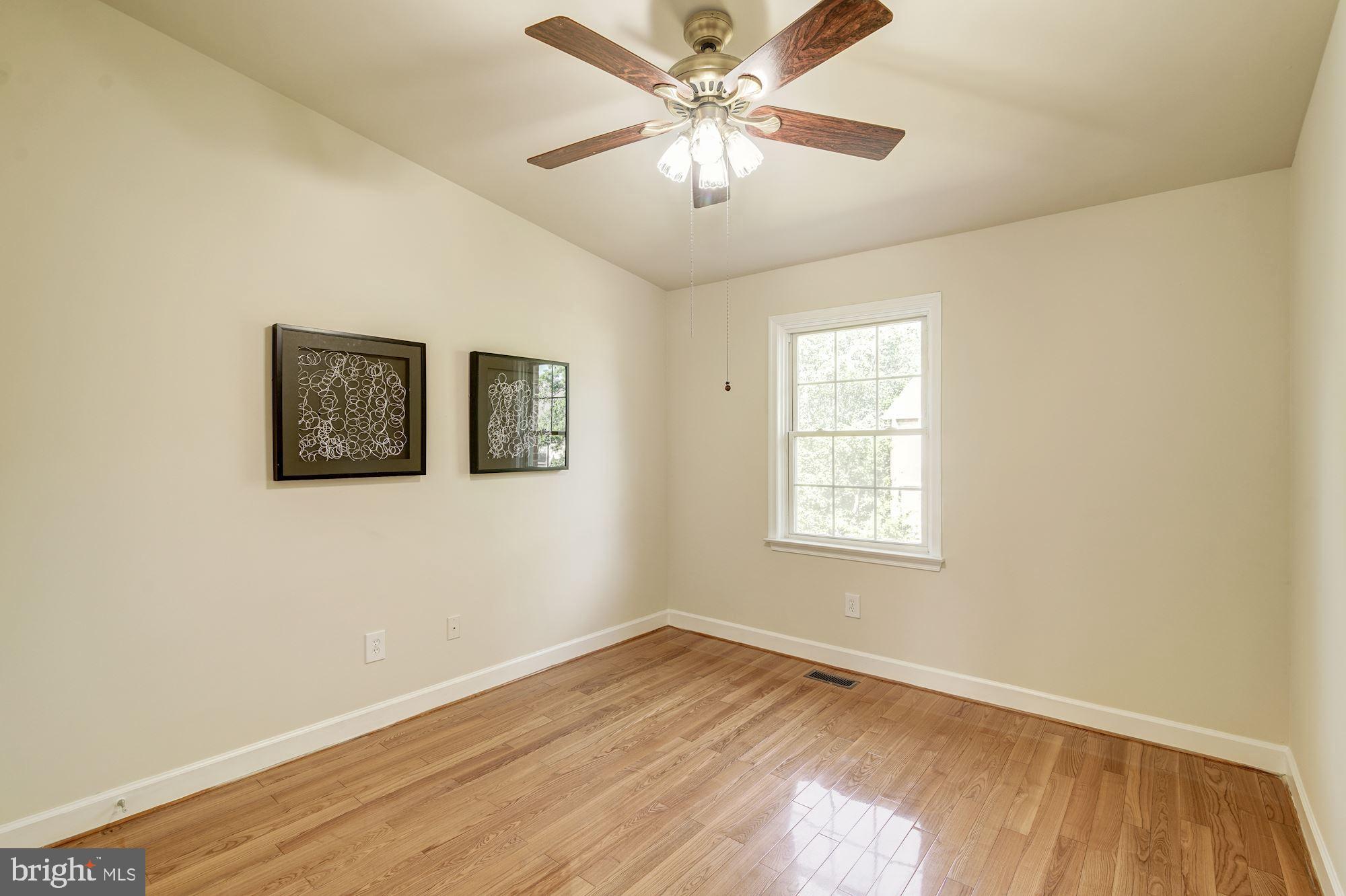 3968 Valley Ridge Drive Fairfax, VA 22033 - Photo 26 of 41 Bedroom 1