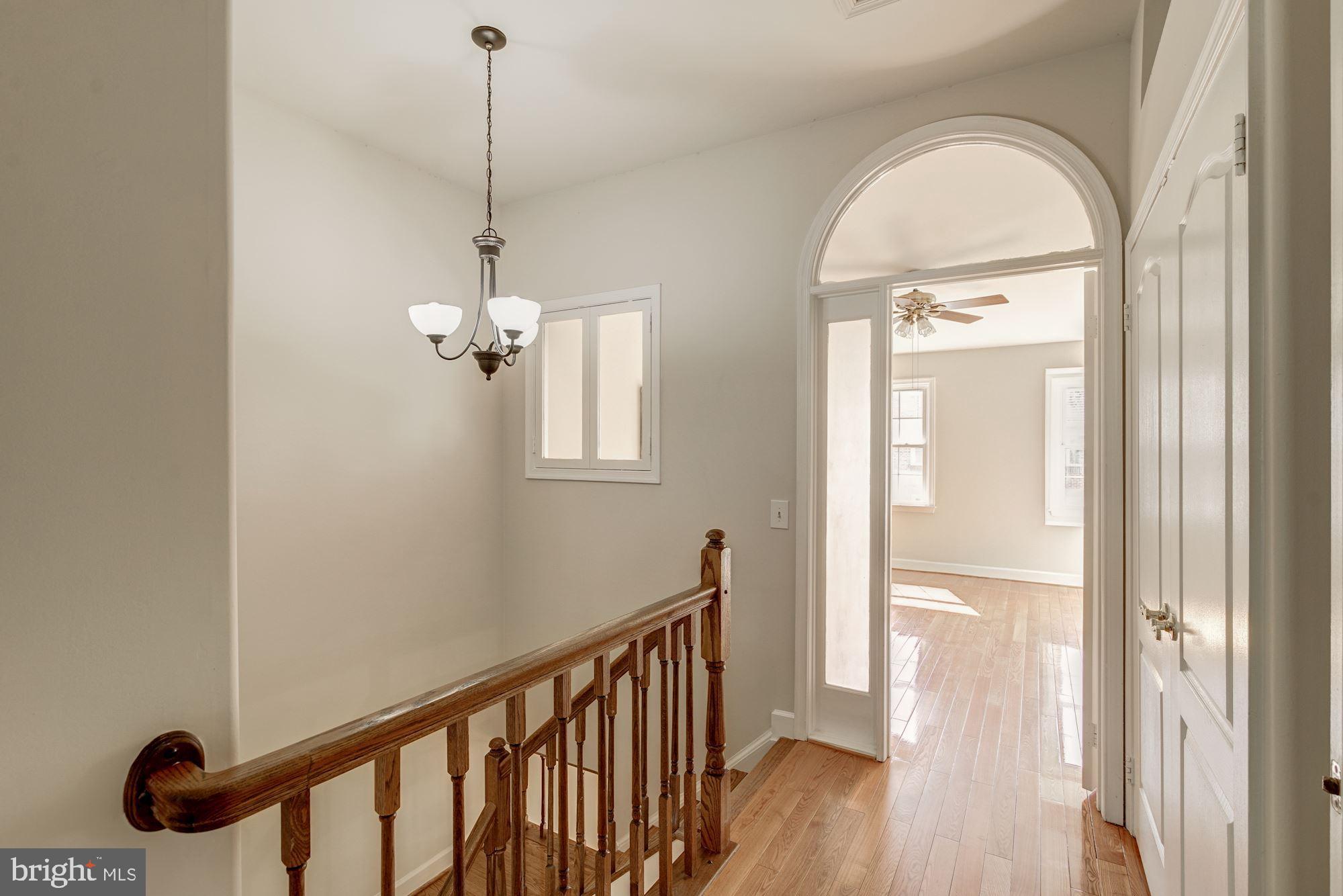 3968 Valley Ridge Drive Fairfax, VA 22033 - Photo 4 of 41 Foyer