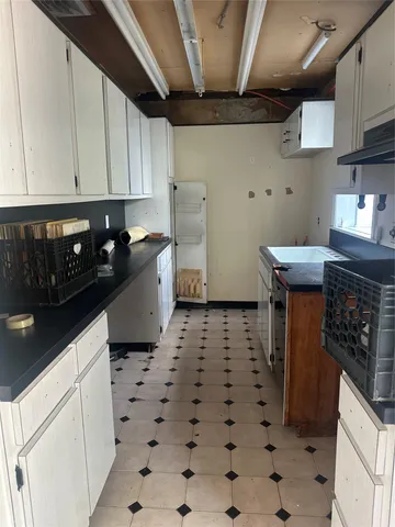 $825,000 | 122 Finucane Place, Woodmere, NY 11598