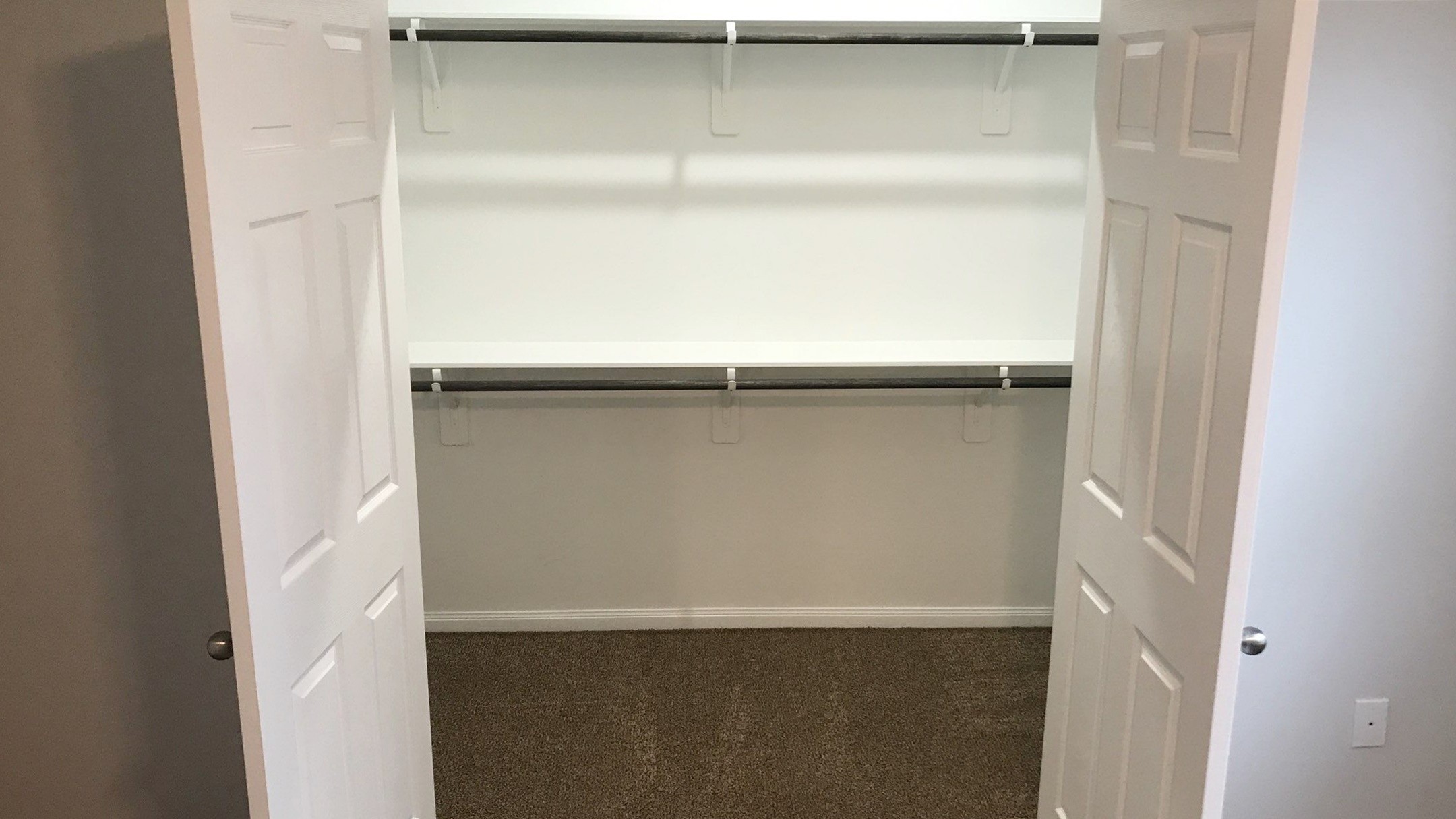 7309 Price, Unit B Houston, TX 77088 - Photo 11 of 27 a close view of closet