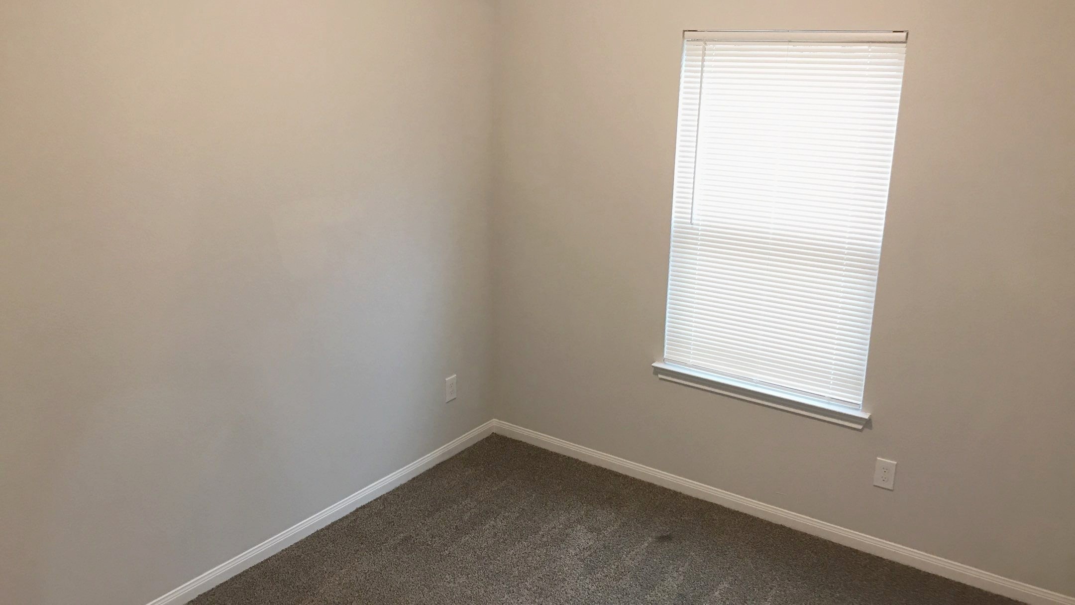 7309 Price, Unit B Houston, TX 77088 - Photo 22 of 27 an empty room with a window