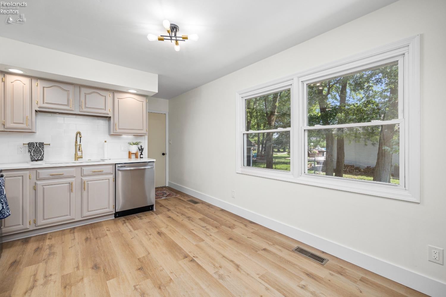 324 Magnolia Road Huron, OH 44839 - Photo 6 of 40 Gallery Image 6