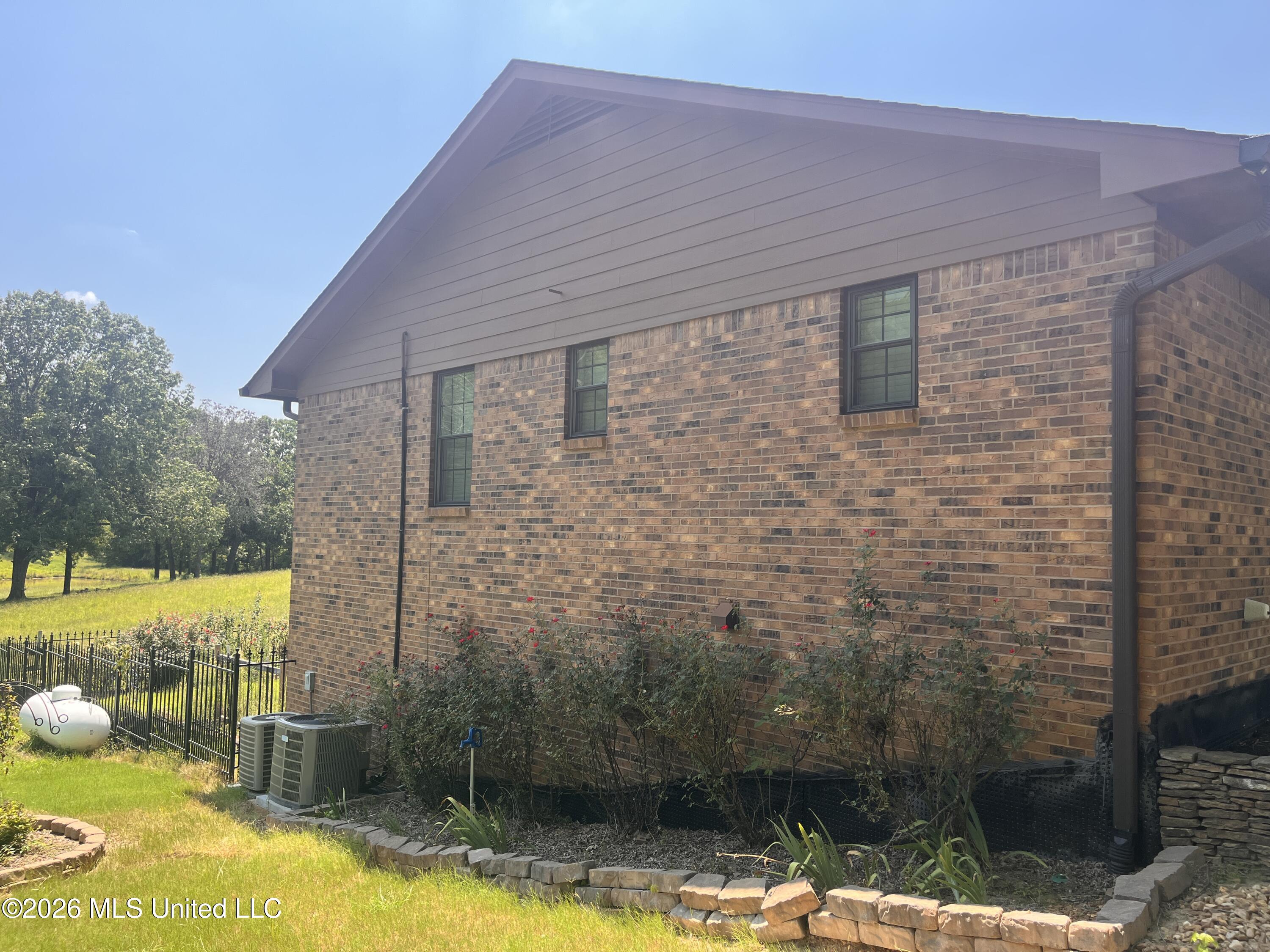 321 Odom Road Hernando, MS 38632 - Photo 4 of 22 IMG_0071