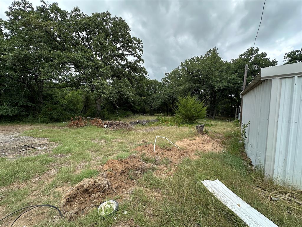 176 Live Oak Road Springtown, TX 76082 - Photo 10 of 29