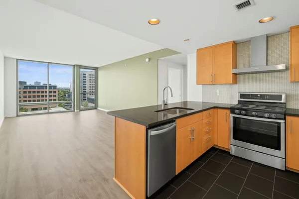 $2,450 | 300 Bowie Street, Unit 1208, Austin, TX 78703