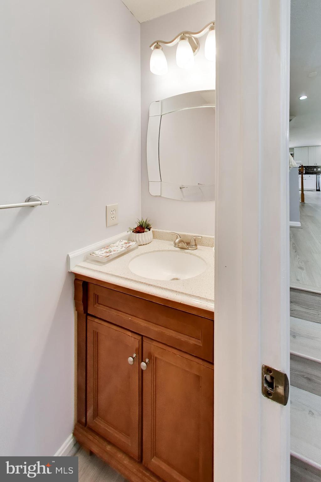 15108 Deer Valley Terrace Silver Spring, MD 20906 - Photo 14 of 48 Main level powder room