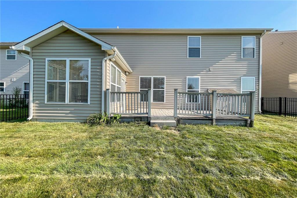 11153 Schoolhouse Road Fishers, IN 46037 - Photo 3 of 59 Gallery Image 3