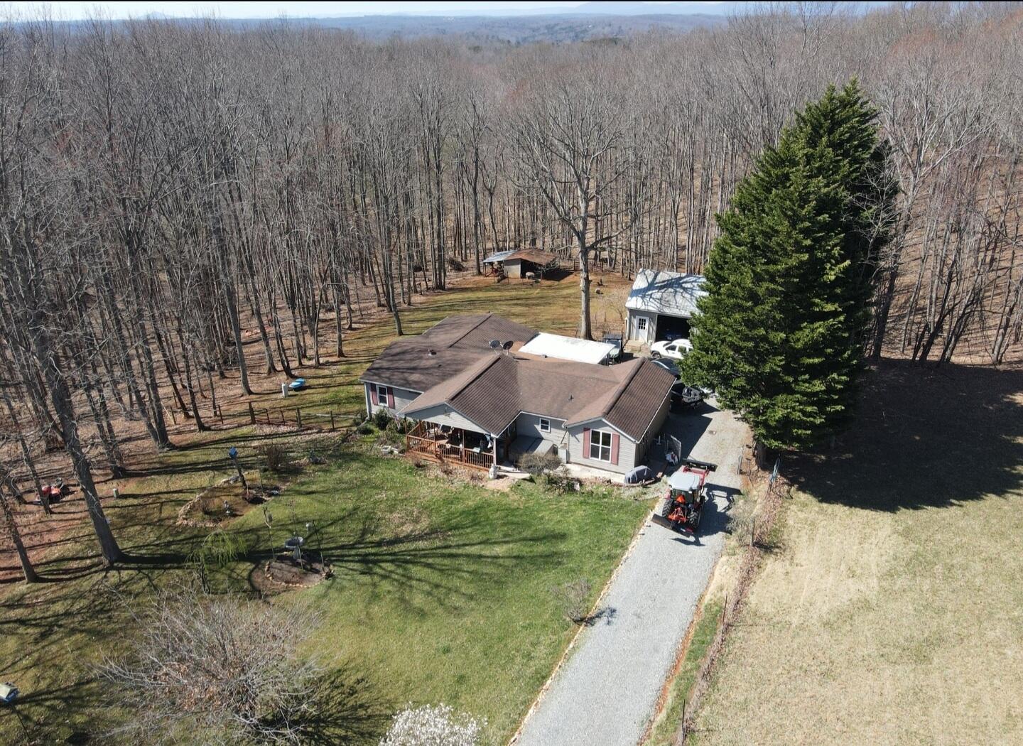 4061 Horseshoe Bend Road Goodview, VA 24095 - Photo 4 of 11 4
