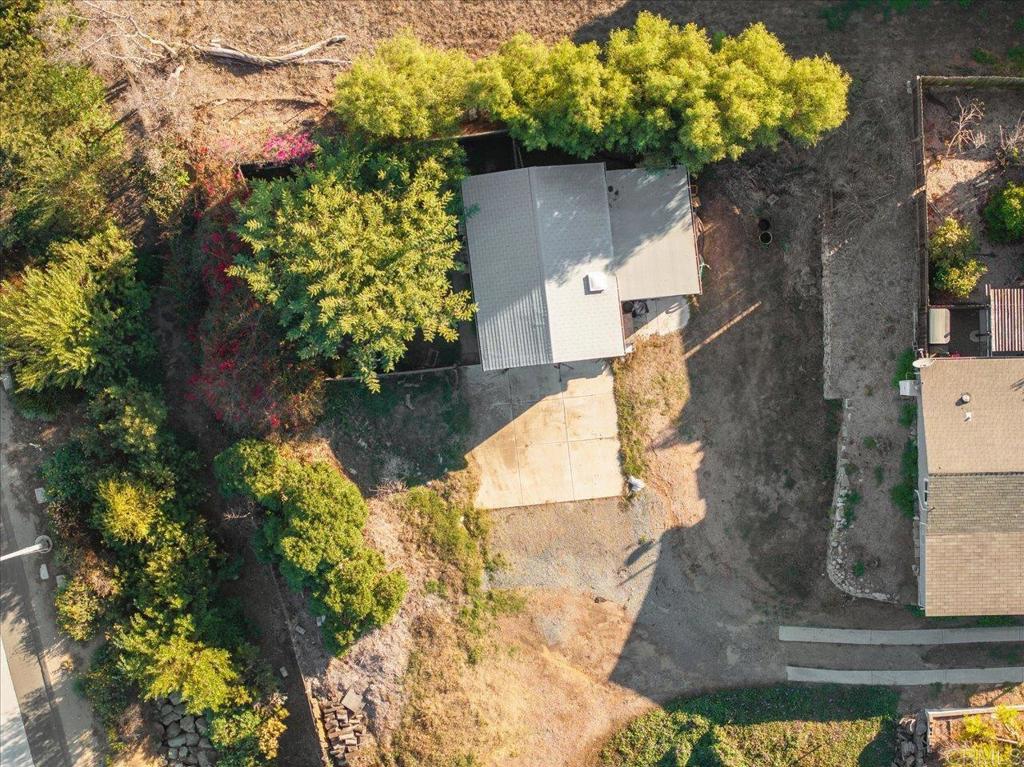 697 Ocean View Avenue Encinitas, CA 92024 - Photo 35 of 41 a view of a yard