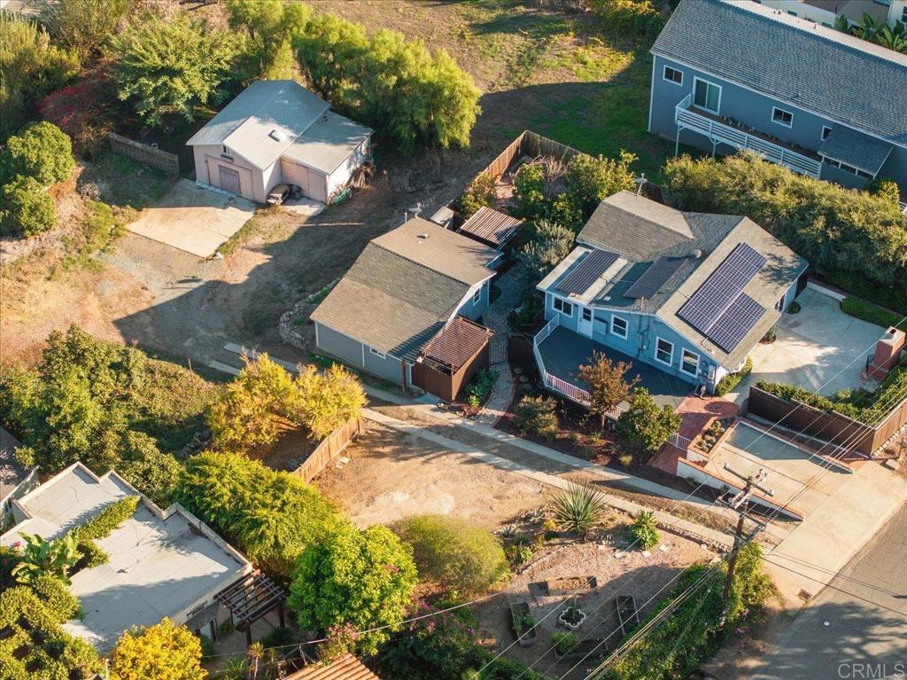 697 Ocean View Avenue Encinitas, CA 92024 - Photo 6 of 43