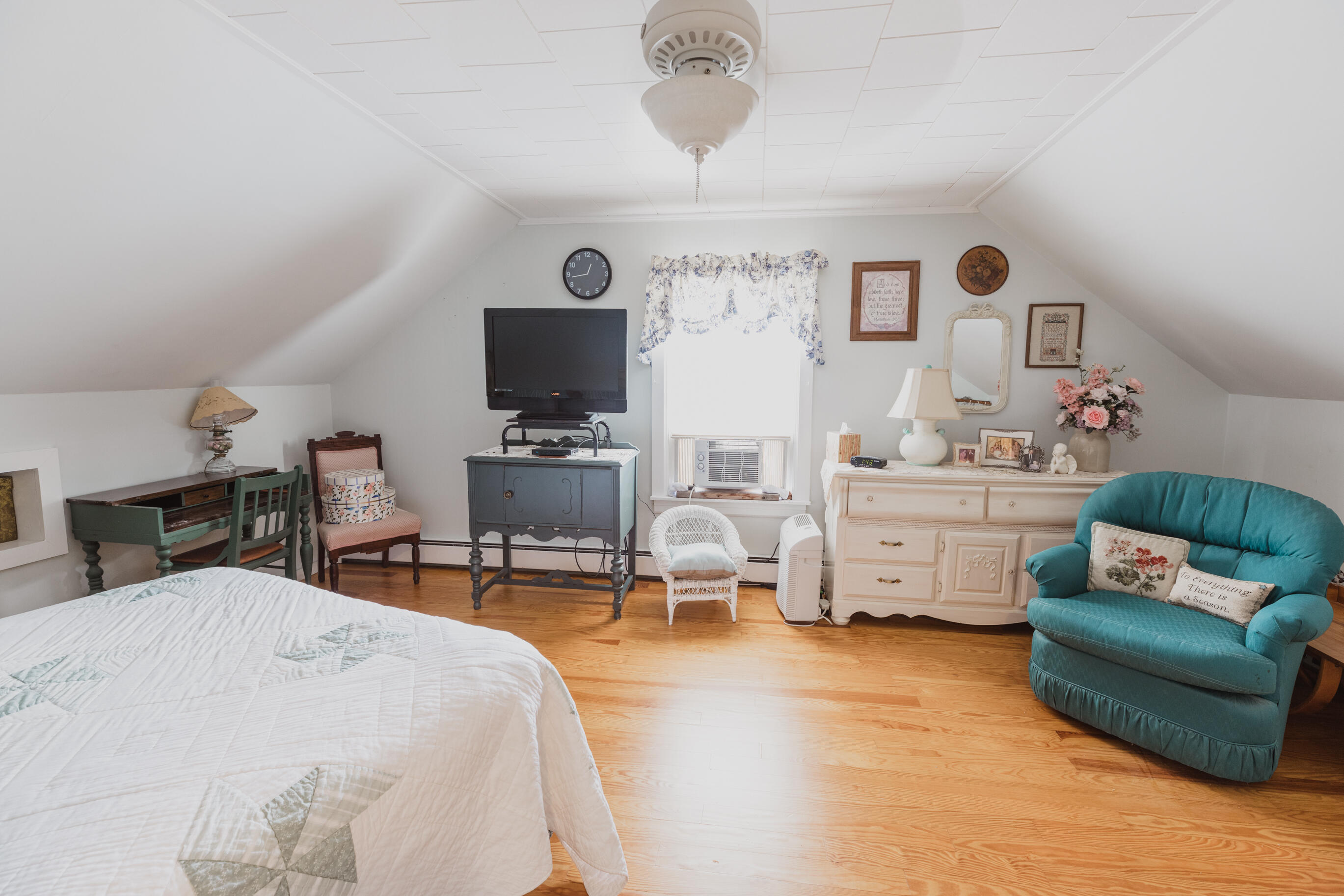 344 Maple Street Bangor, ME 04401 - Photo 31 of 41 344MaplestBangor_Aug_2022-37