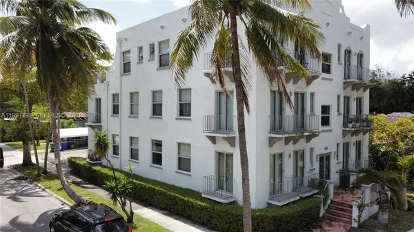 $2,600 | 694 Northeast 76th Street, Unit 6, Miami, FL 33138