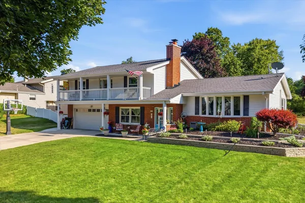 $549,900 | 2789 Mayfair Court, Wauwatosa, WI 53222