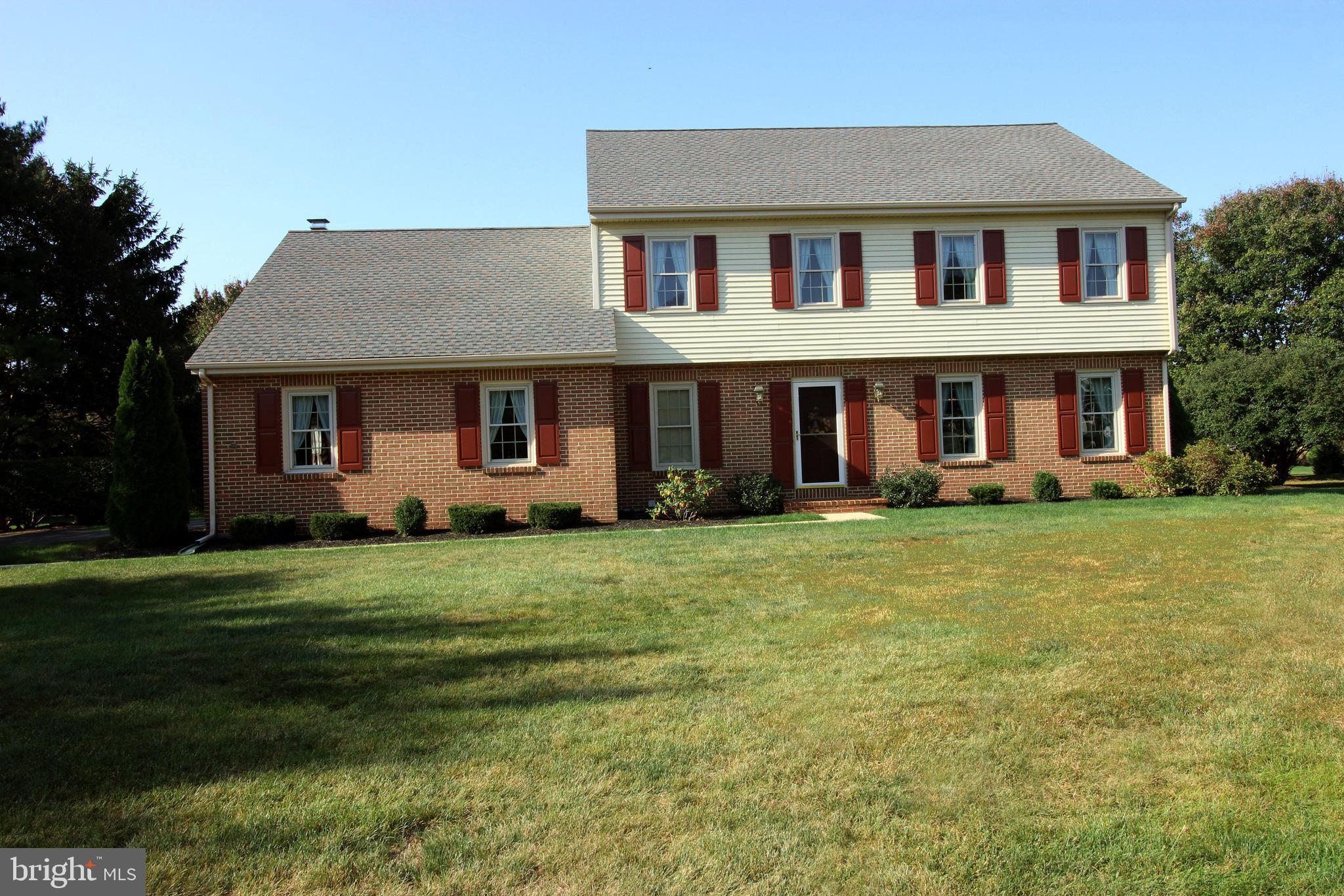 14 Bennington Circle Lititz, PA 17543 - Photo 1 of 36