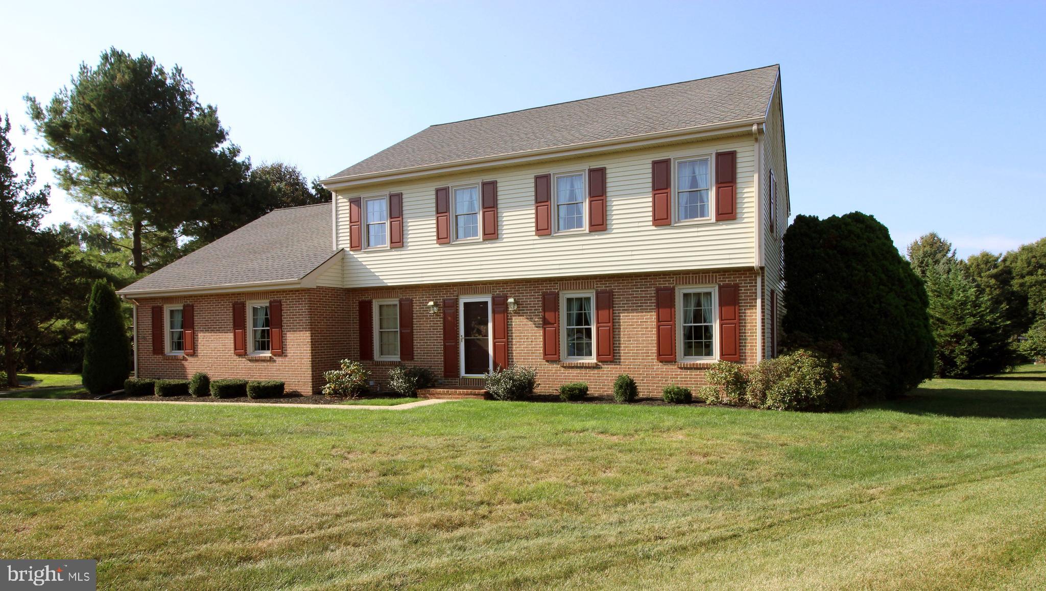 14 Bennington Circle Lititz, PA 17543 - Photo 4 of 36