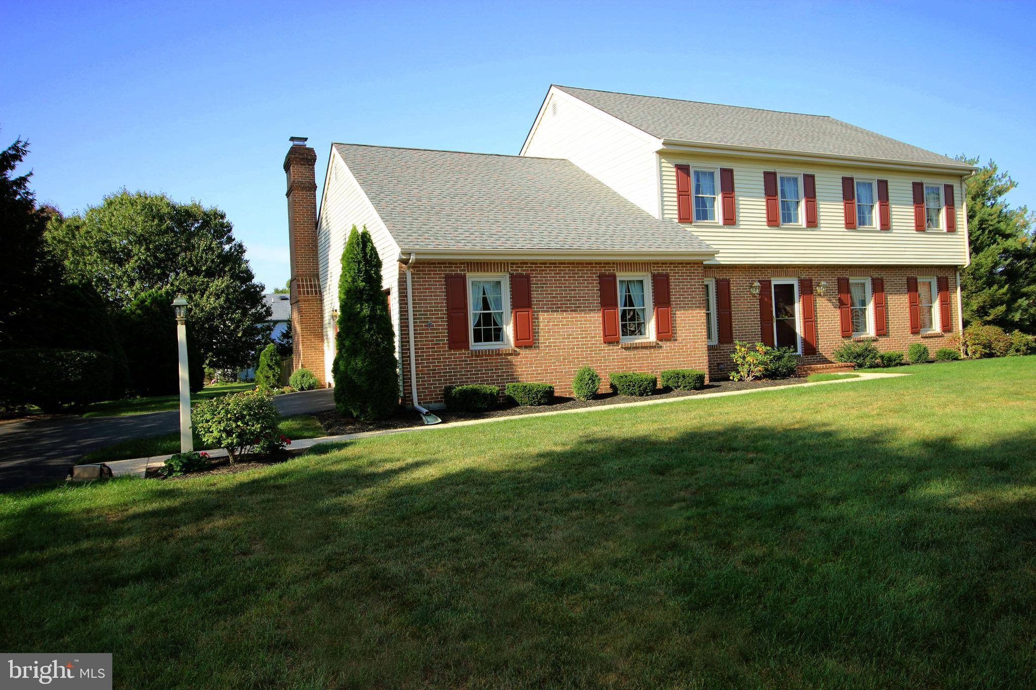 14 Bennington Circle Lititz, PA 17543 - Photo 5 of 36