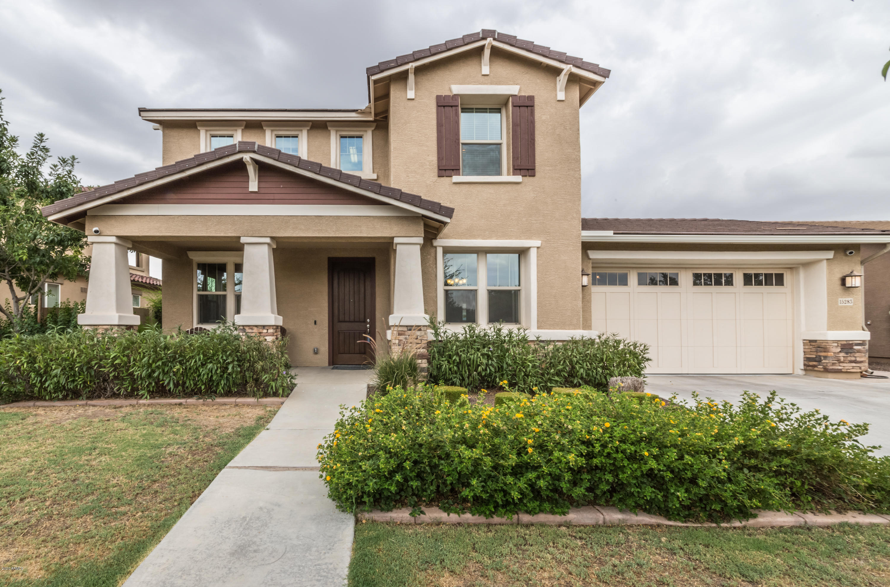 15283 West Charter Oak Road Surprise, AZ 85379 - Photo 1 of 33 Front