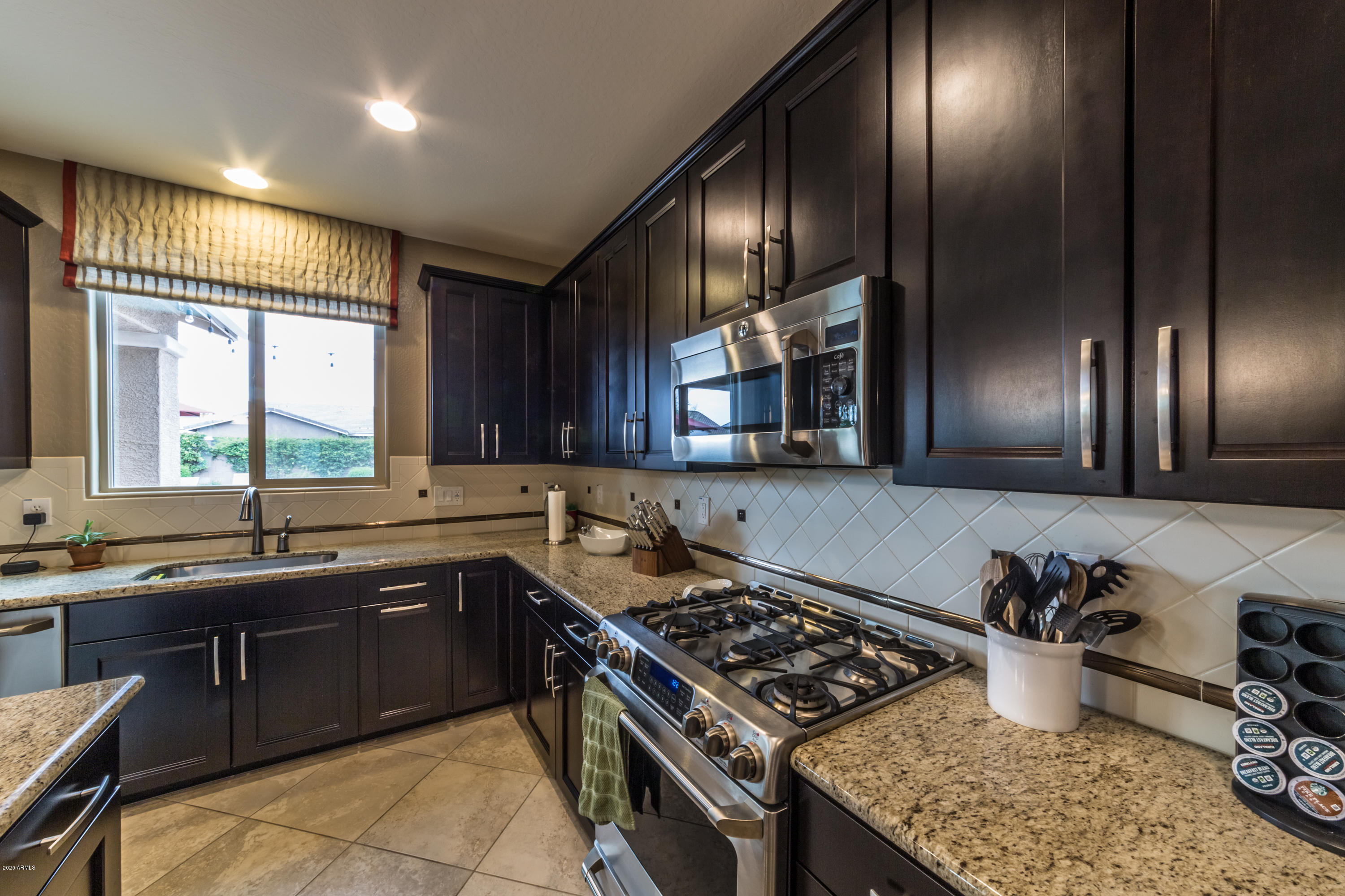 15283 West Charter Oak Road Surprise, AZ 85379 - Photo 11 of 33 Kitchen2