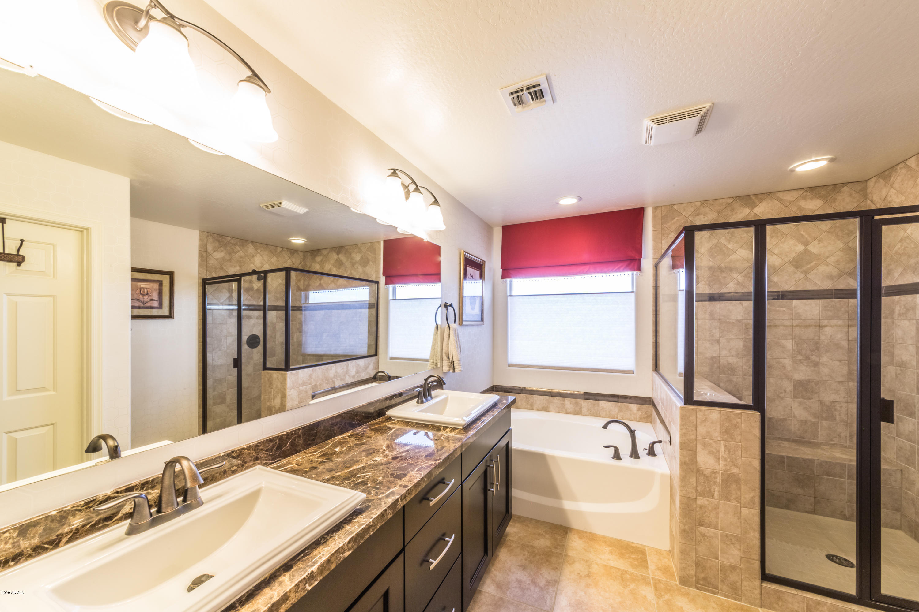 15283 West Charter Oak Road Surprise, AZ 85379 - Photo 20 of 33 MasterBathroom
