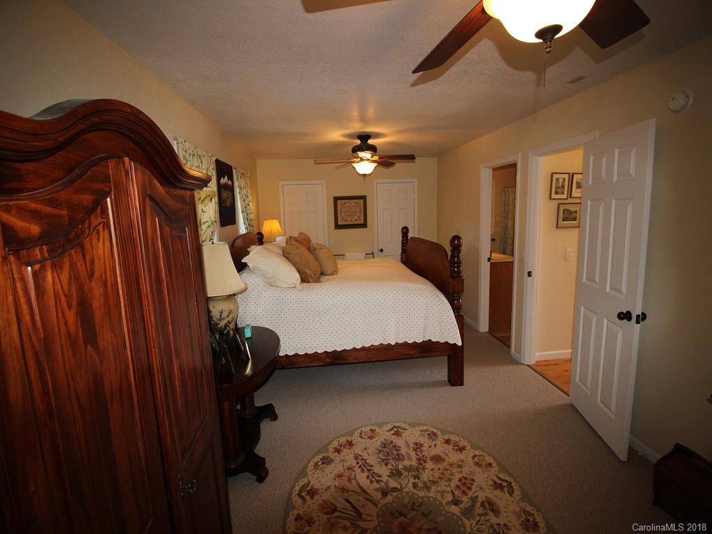 57 Pinnacle Road Burnsville, NC 28714 - Photo 13 of 36 Gallery Image 13