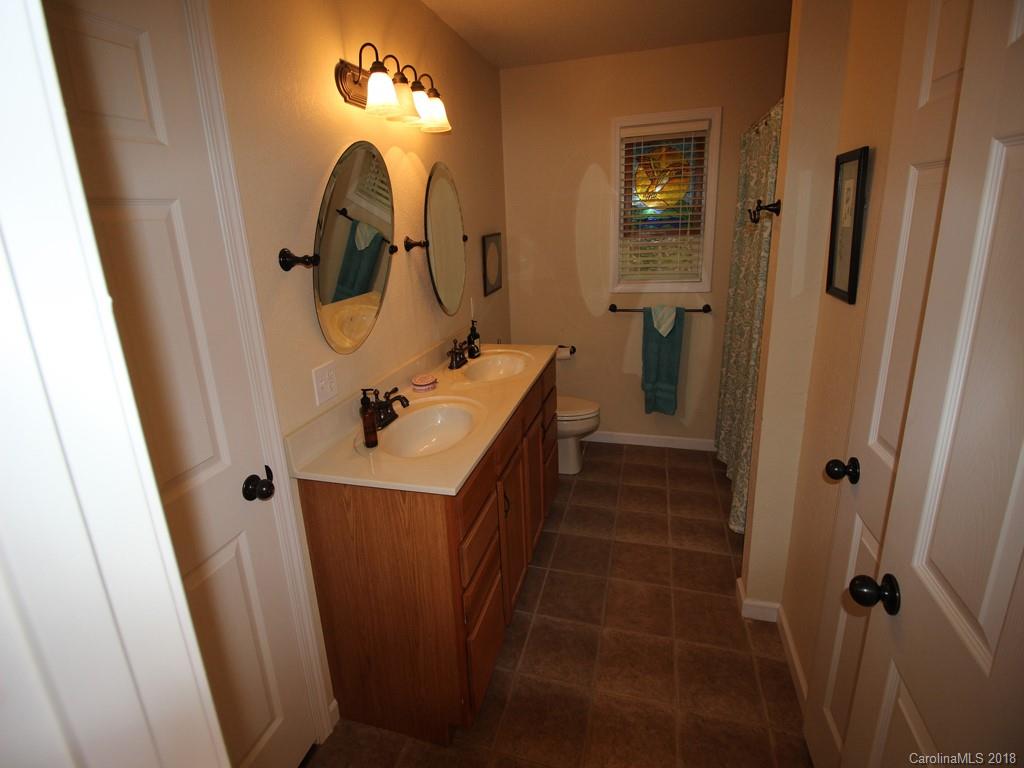 57 Pinnacle Road Burnsville, NC 28714 - Photo 15 of 36 Gallery Image 15