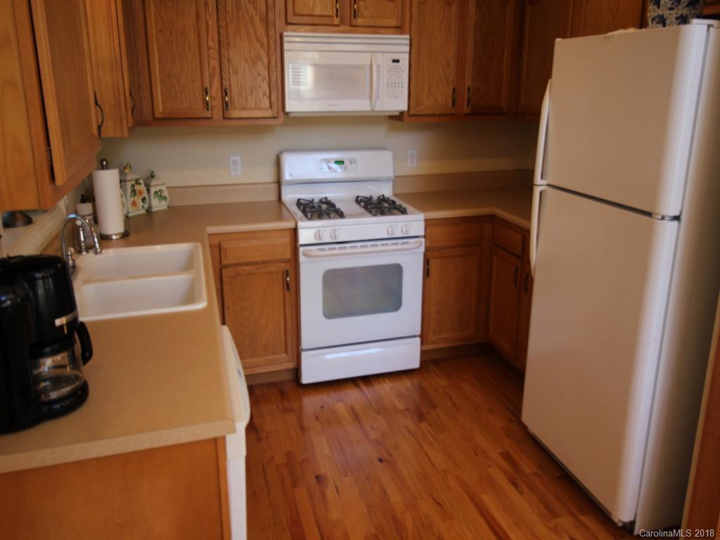57 Pinnacle Road Burnsville, NC 28714 - Photo 8 of 36 Gallery Image 8