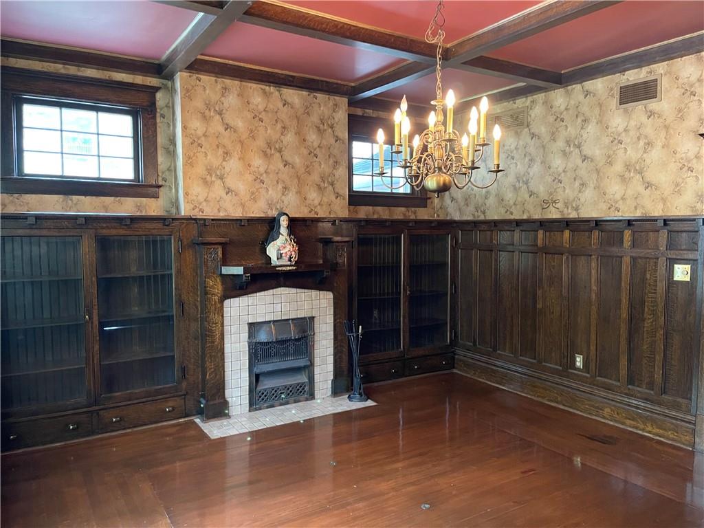 244 West Pearl Street Butler, PA 16001 - Photo 9 of 25 a room with fireplace and window