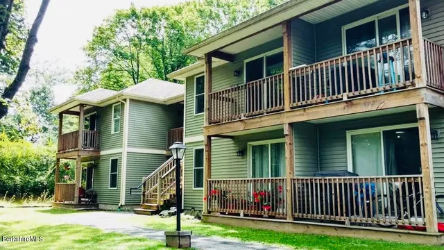 $1,399,000 | 14 Highland Avenue, Pittsfield, MA 01201