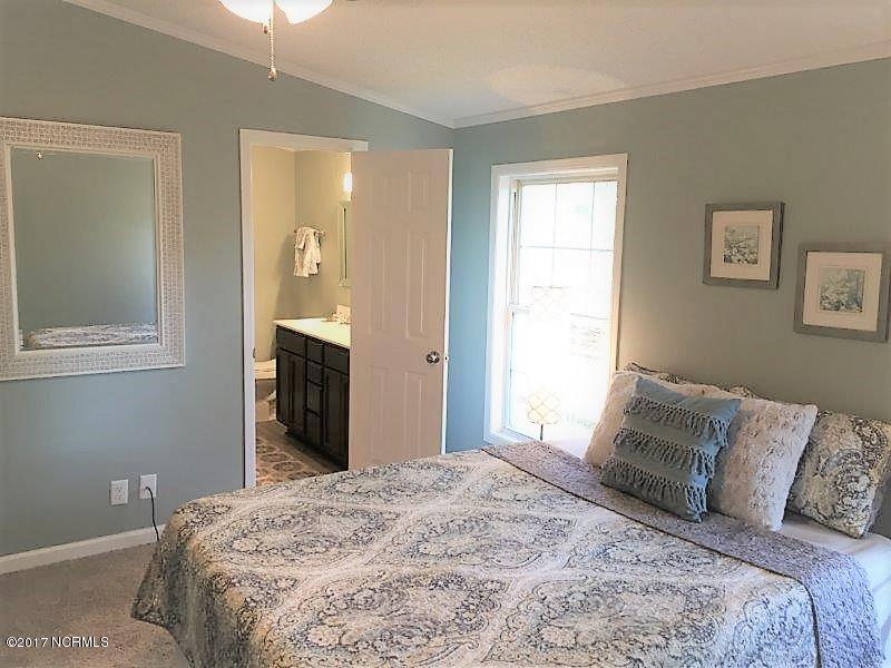 505 Deer Path Calabash, NC 28467 - Photo 15 of 33 Photo 171213 Staging - Deer Path 505 (19