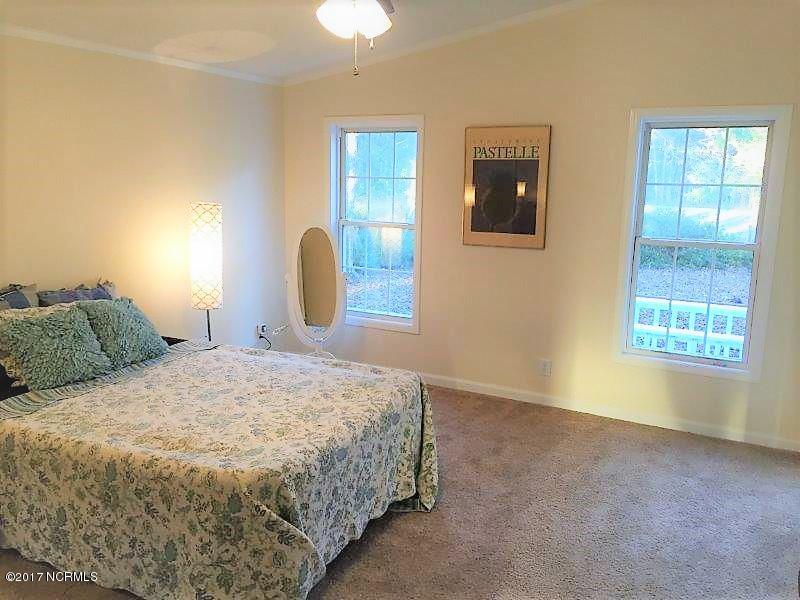 505 Deer Path Calabash, NC 28467 - Photo 16 of 33 Photo 171213 Staging - Deer Path 505 (83