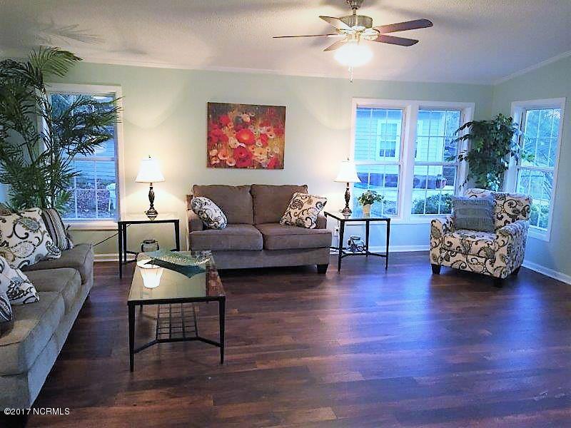 505 Deer Path Calabash, NC 28467 - Photo 3 of 33 Photo 171213 Staging - Deer Path 505 (10
