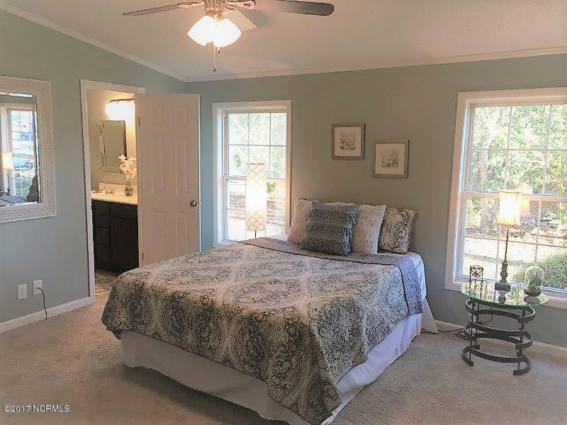 505 Deer Path Calabash, NC 28467 - Photo 5 of 33 Photo 171213 Staging - Deer Path 505 (4)