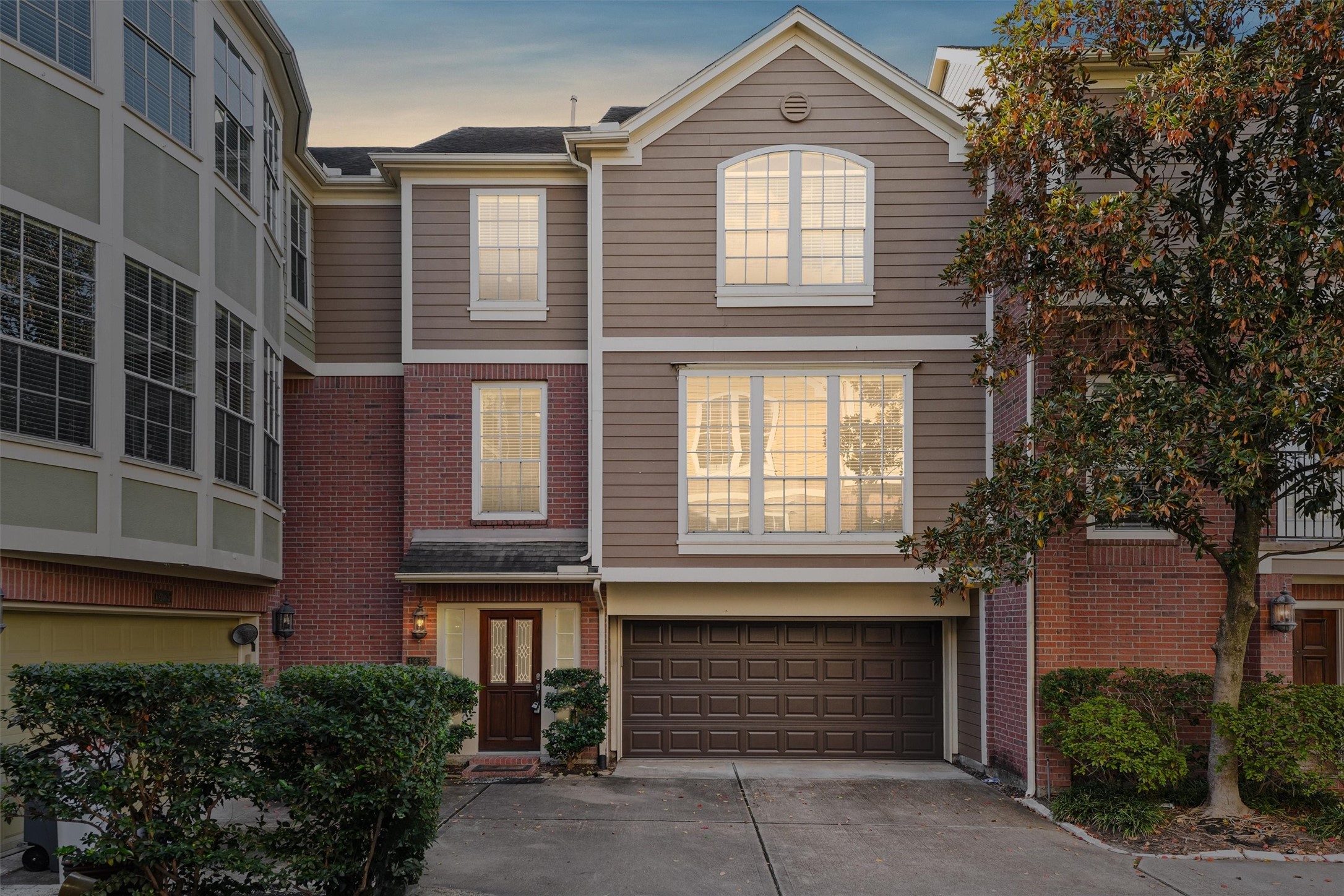 3 bedrooms, 2 baths, 1 powder