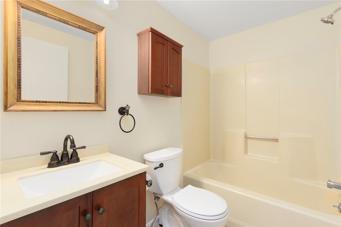 28 Elmer Avenue Warwick, RI 02886 - Photo 12 of 17