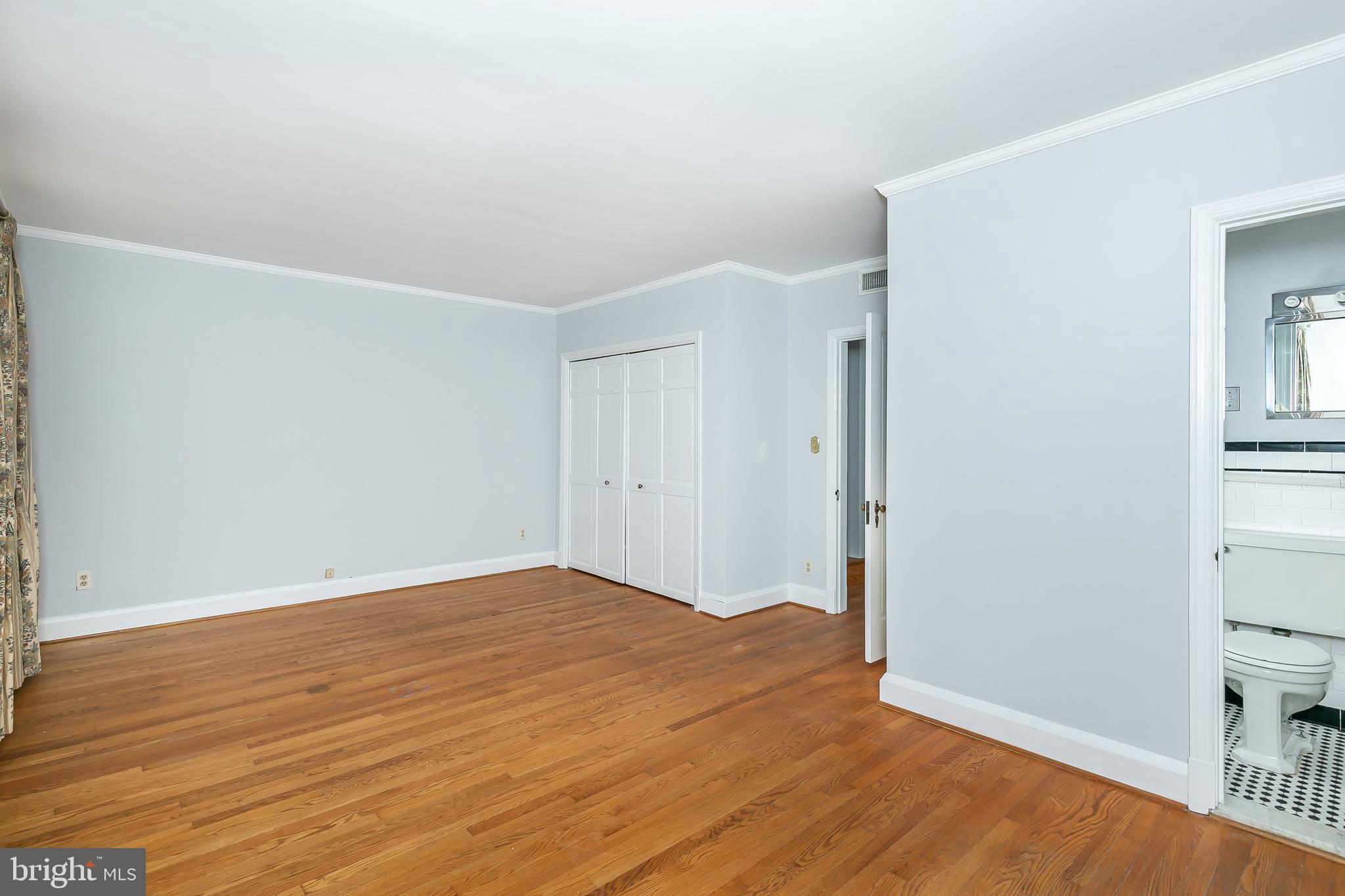 330 Murdock Road Baltimore, MD 21212 - Photo 12 of 35 Master w/Attached Full Bath
