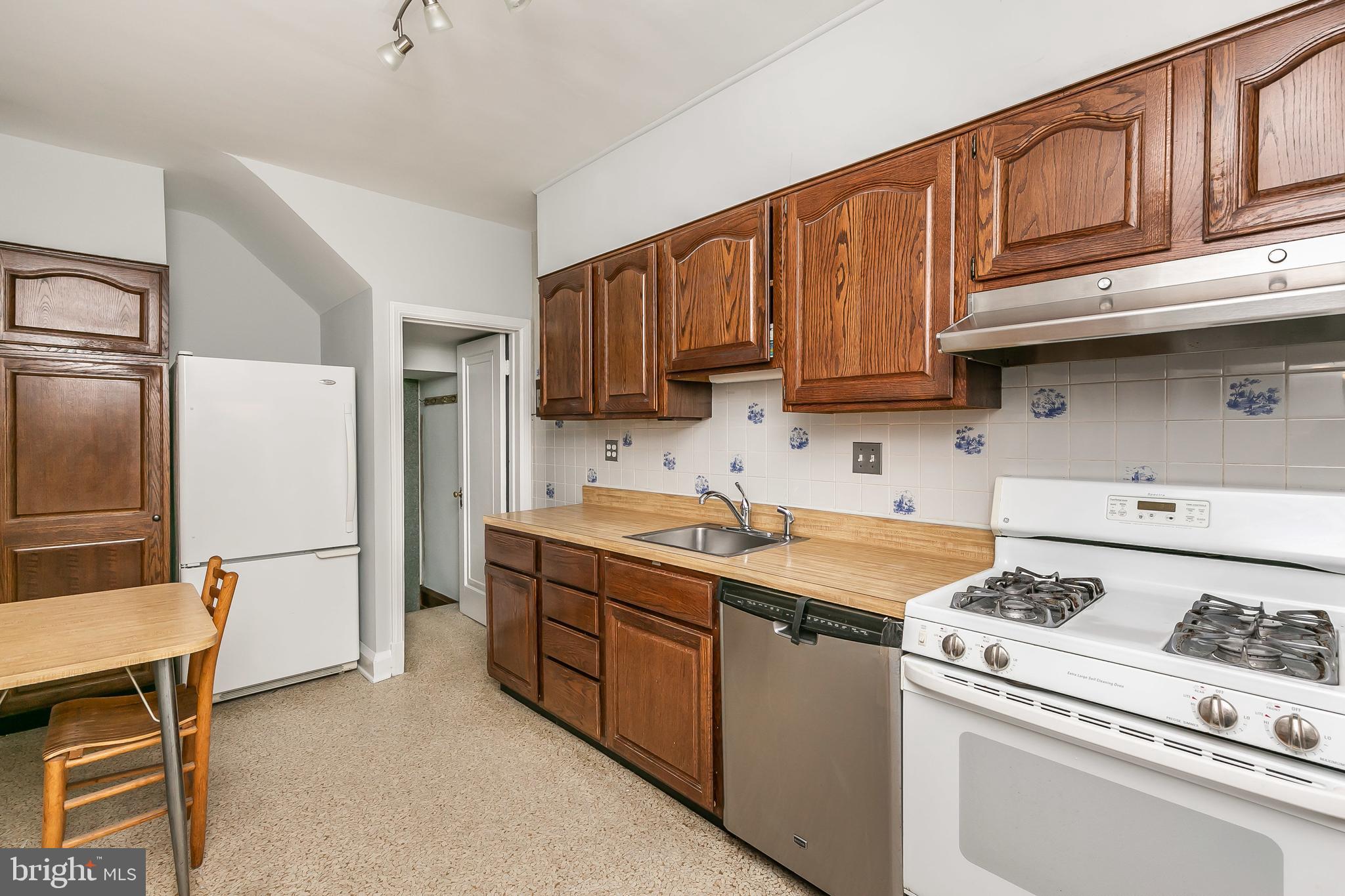 330 Murdock Road Baltimore, MD 21212 - Photo 19 of 35 Kitchen