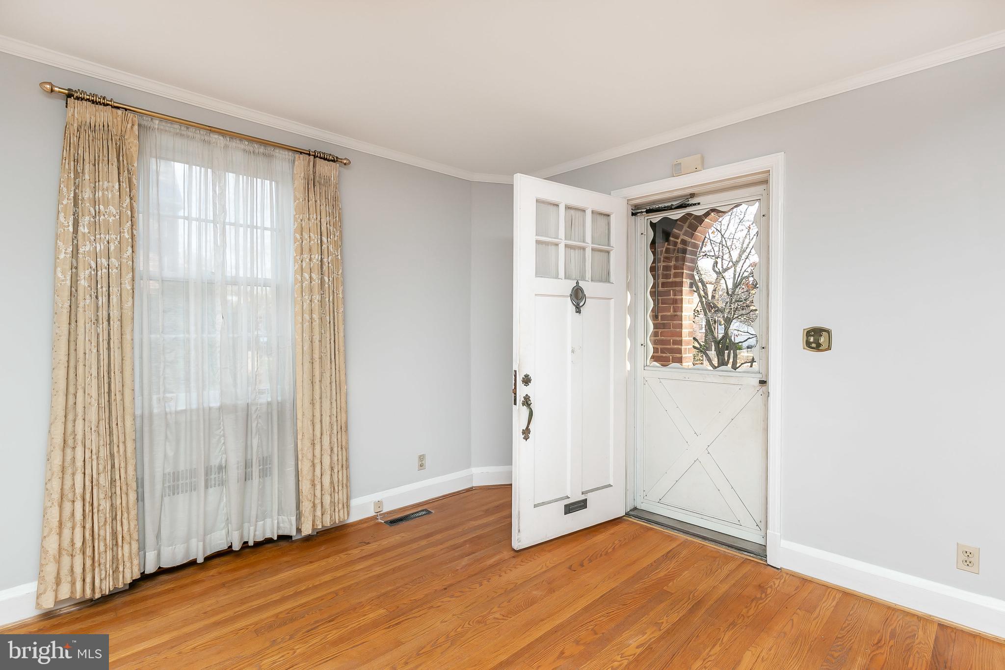 330 Murdock Road Baltimore, MD 21212 - Photo 4 of 35