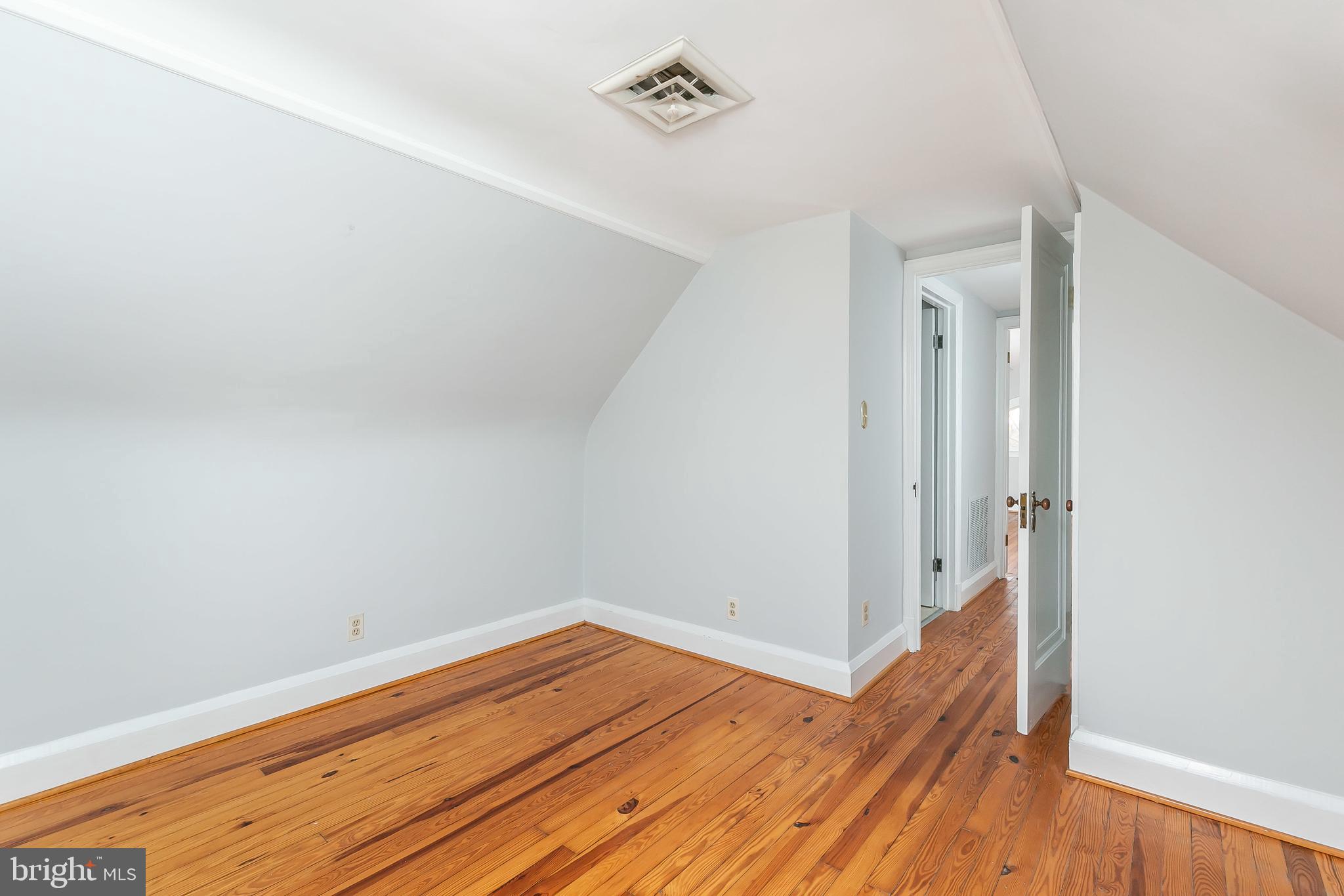 330 Murdock Road Baltimore, MD 21212 - Photo 6 of 35