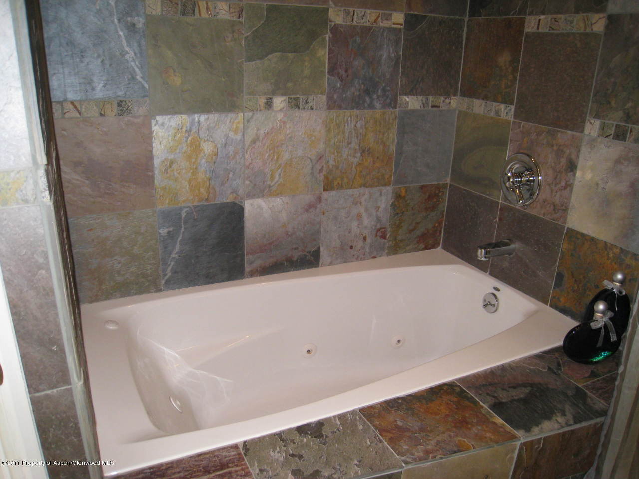 153 Knight Road Basalt, CO 81621 - Photo 3 of 17 Master Bath