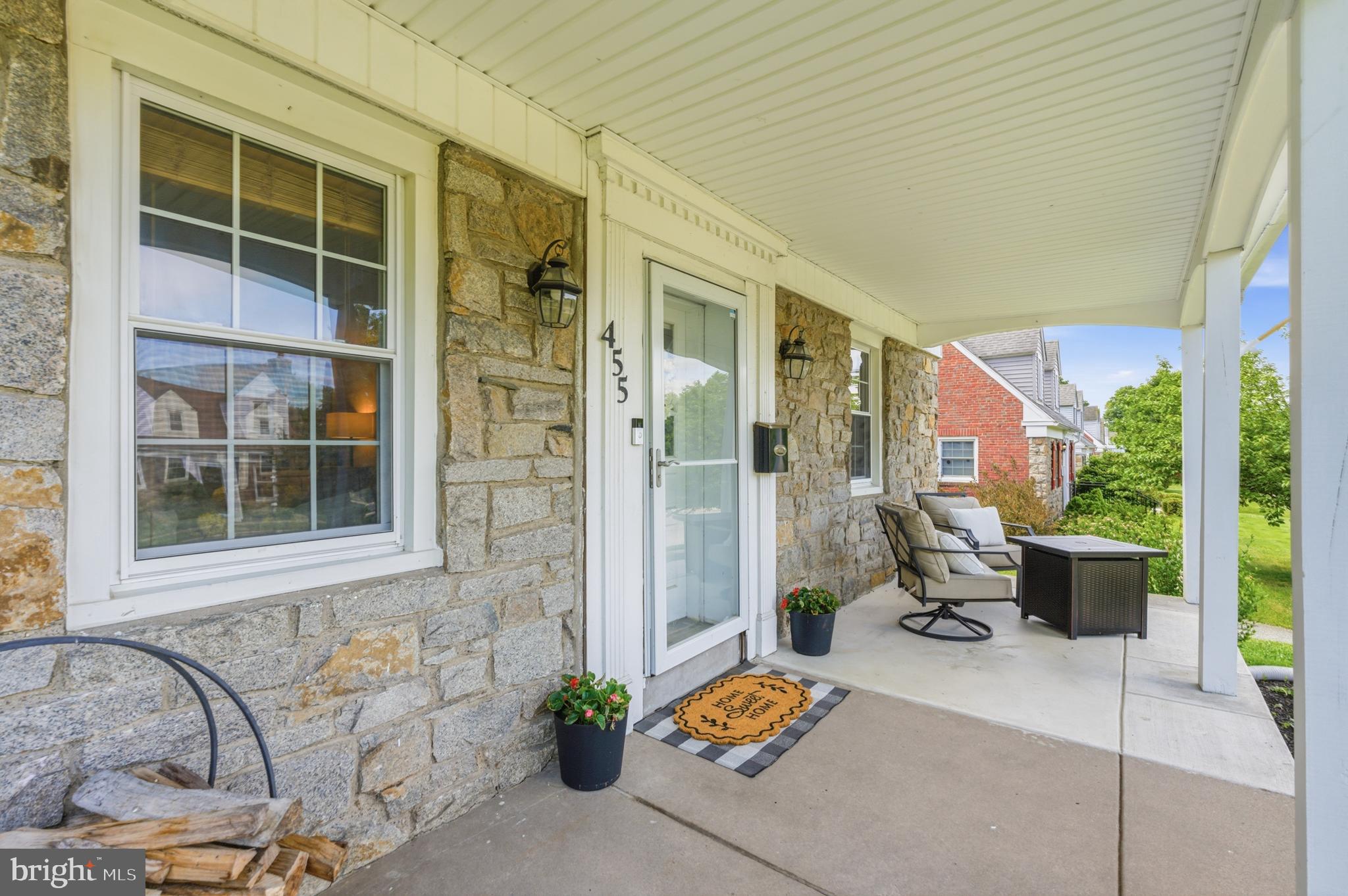455 Glendale Circle Springfield, PA 19064 - Photo 3 of 30