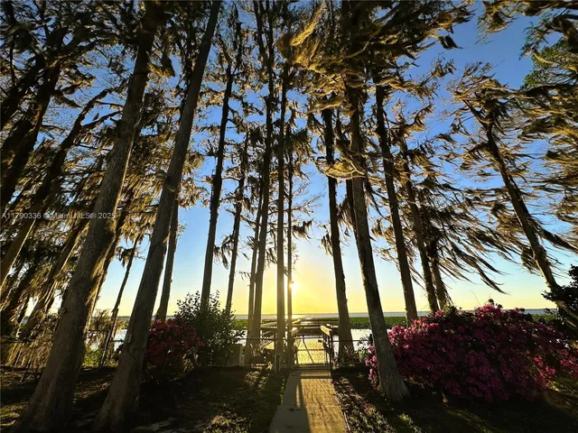 $597,000 | 15618 Southeast Us Highway, Hawthorne, FL 32640