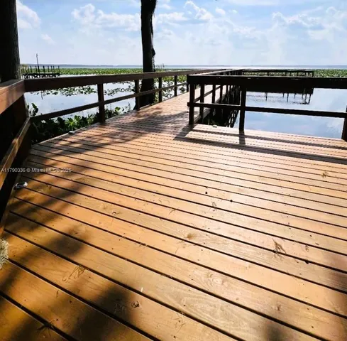 $597,000 | 15618 Southeast Us Highway, Hawthorne, FL 32640