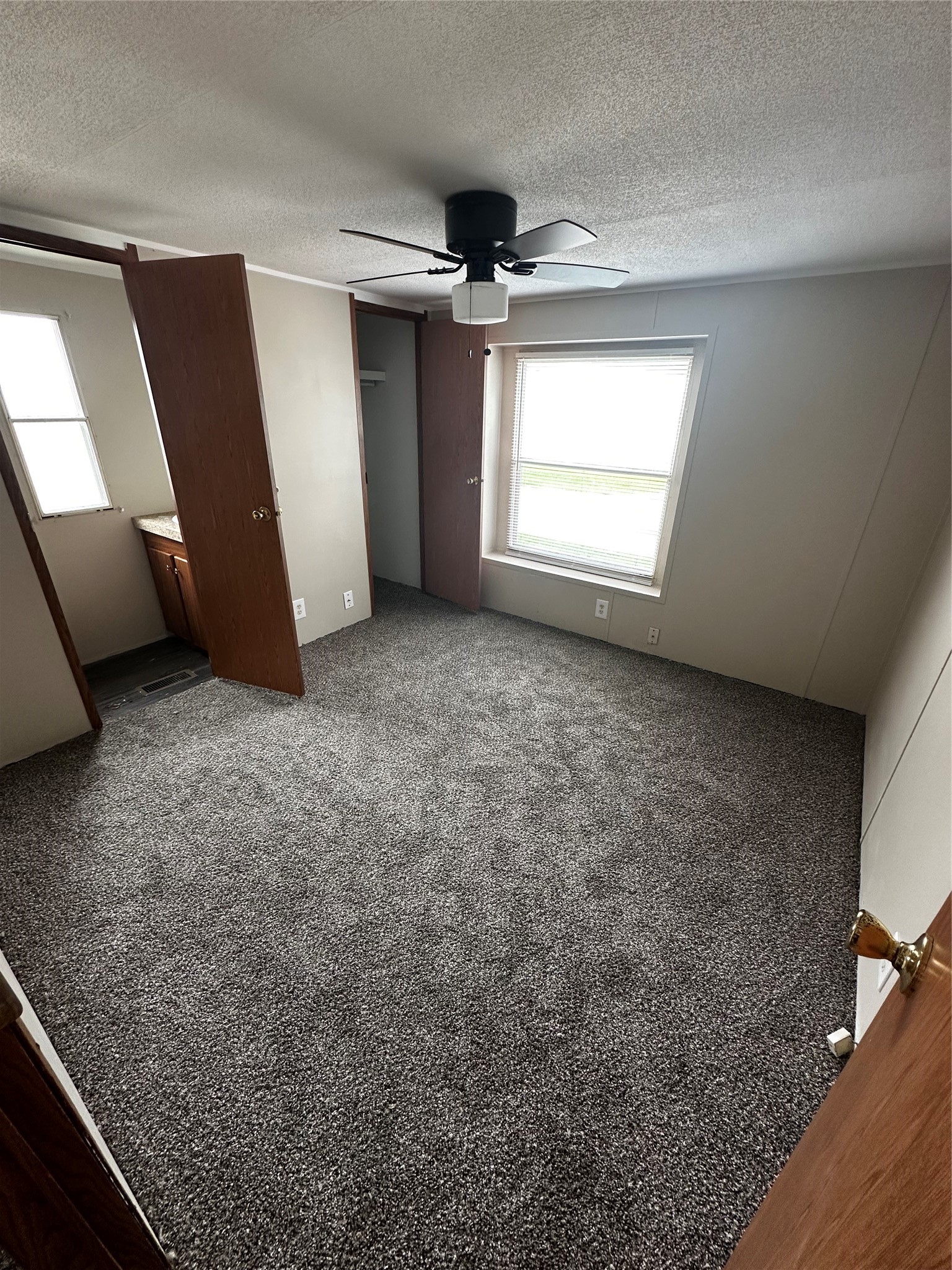 2021 North Battlebell Road, Unit 21 Highlands, TX 77562 - Photo 2 of 6