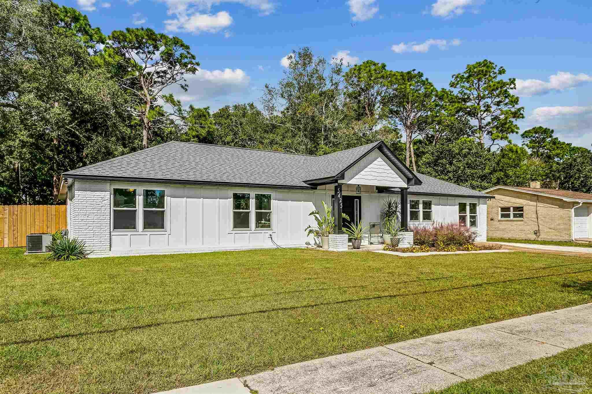 5425 Hibiscus Road Pensacola, FL 32504 - Photo 3 of 37 Gallery Image 3